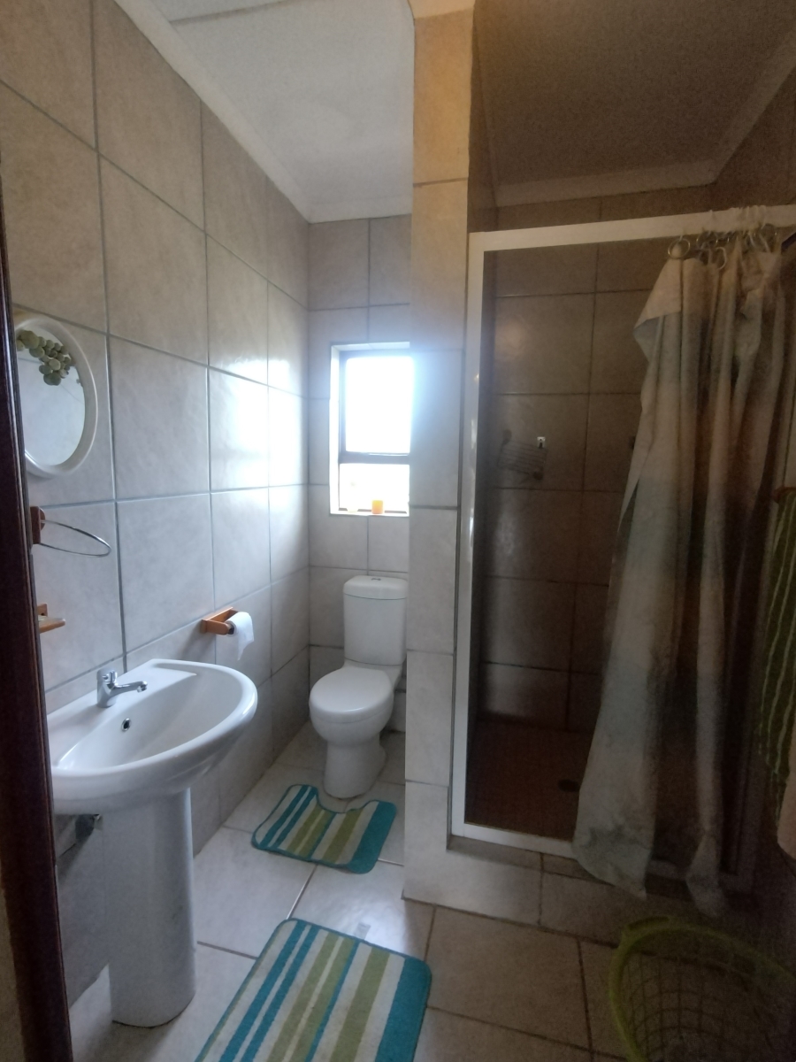 6 Bedroom Property for Sale in Kruisfontein Eastern Cape